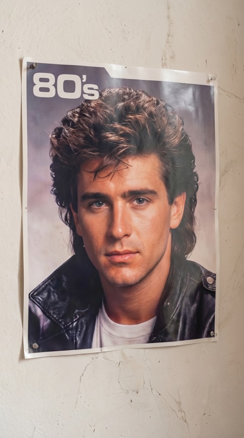 Habibi frame — interior with candlelight